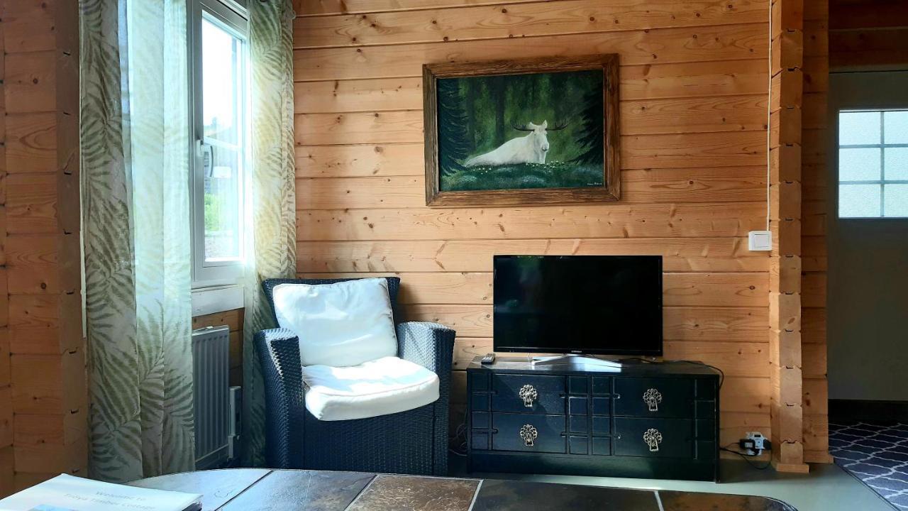 ארביקה Froeya Timber Cottage מראה חיצוני תמונה